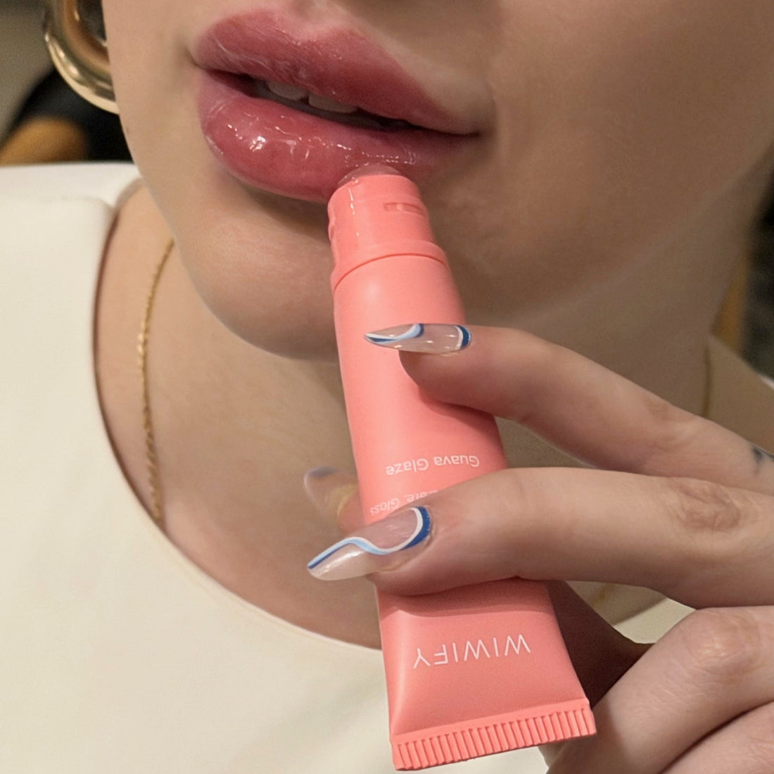Renkli Dudak Balmı Nedir? Lip Glowy Balm ile Bakım ve Renk Bir Arada