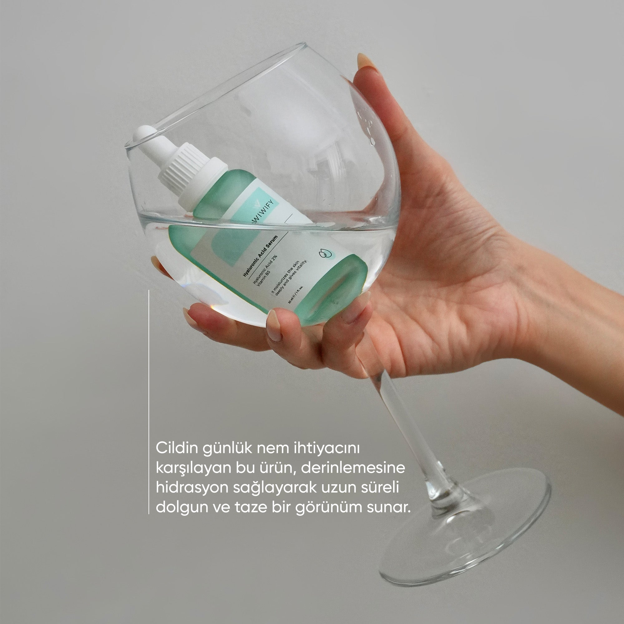 Hassas Ciltler İçin Yatıştırıcı Etkili Yüz Temizleme Jeli, Nemlendirici ve Hyaluronik Asit Serum Cilt Bakım Seti