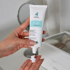 Hassas Ciltler İçin Yatıştırıcı Etkili Yüz Temizleme Jeli, Nemlendirici ve Hyaluronik Asit Serum Cilt Bakım Seti